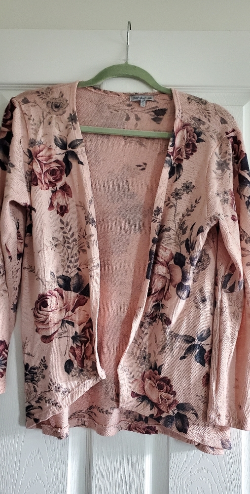 **4 for $20** Mauve Floral Cardigan Size M